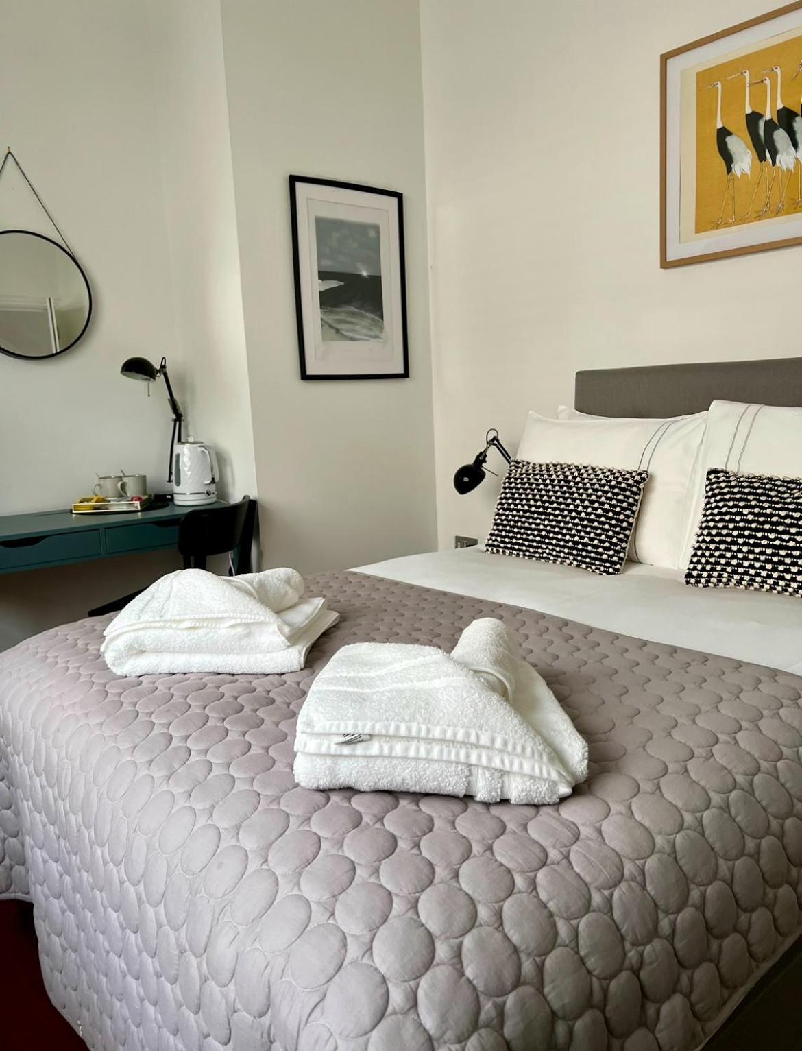 Private Double Room With Ensuite, No Breakfast, Truro City Centre Dış mekan fotoğraf