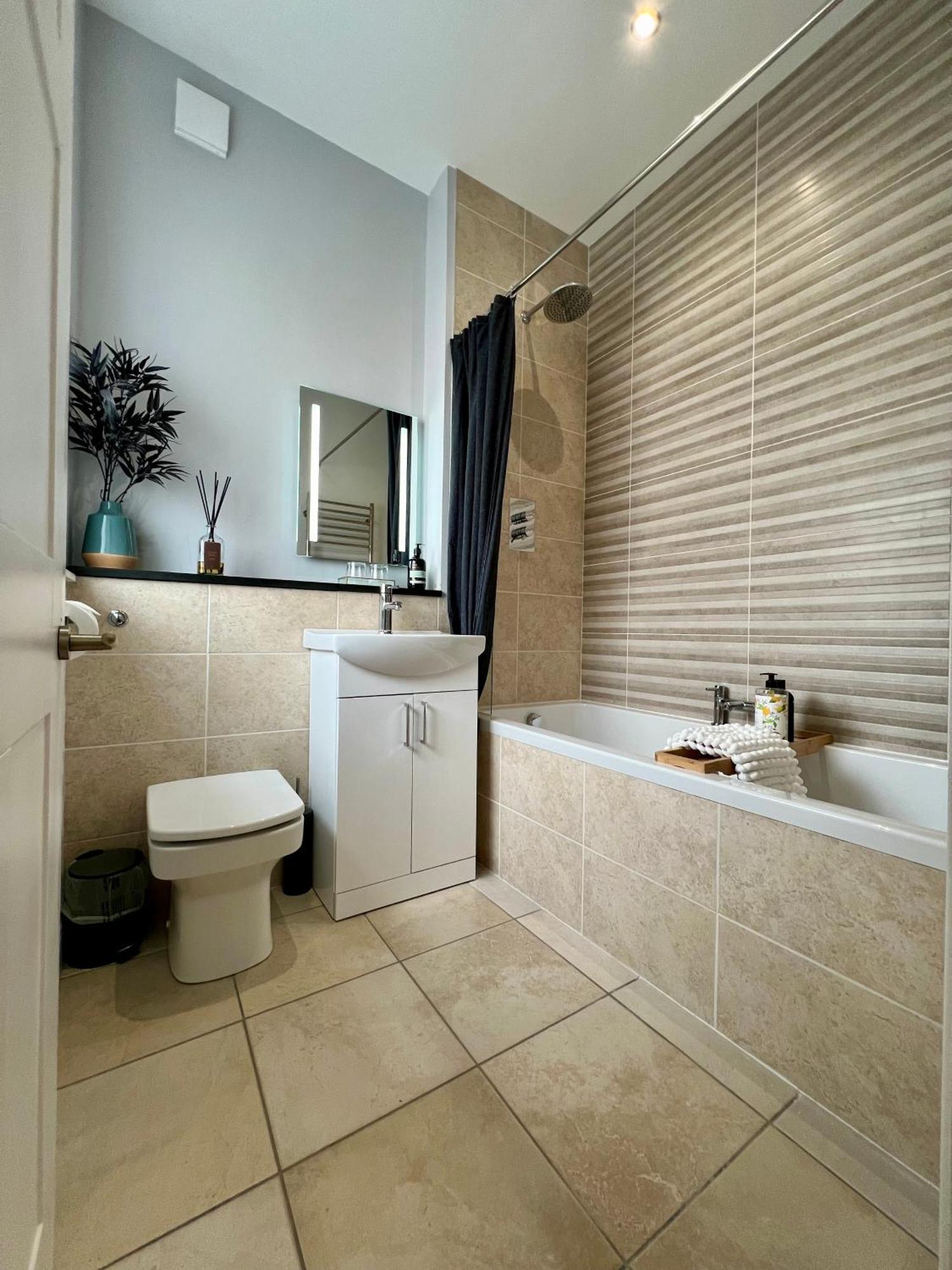 Private Double Room With Ensuite, No Breakfast, Truro City Centre Dış mekan fotoğraf
