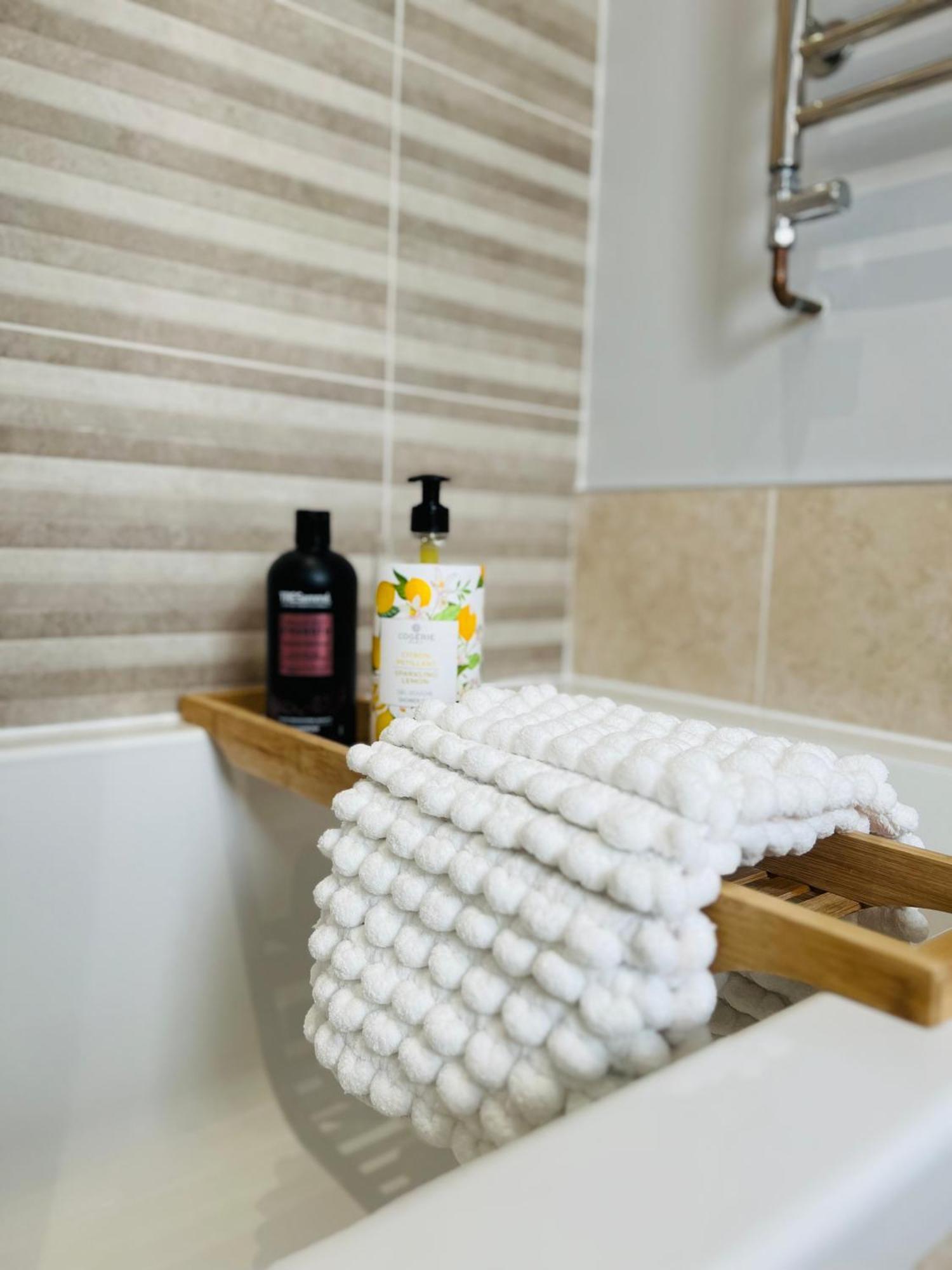 Private Double Room With Ensuite, No Breakfast, Truro City Centre Dış mekan fotoğraf